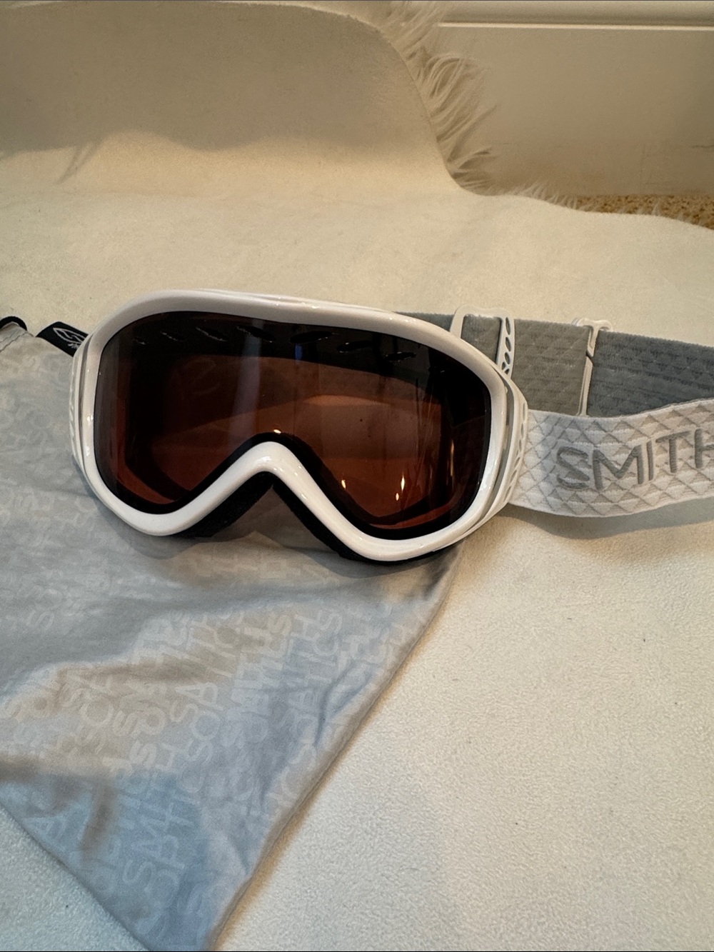 SMITH Optics White Frame Ski Goggles with Amber Lens